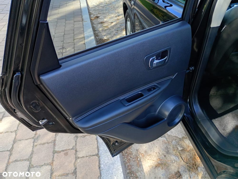 Nissan Qashqai 2.0 dCi 4 x 4 DPF tekna - 28