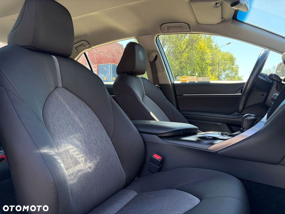 Toyota Camry 2.5 Hybrid Comfort CVT - 31