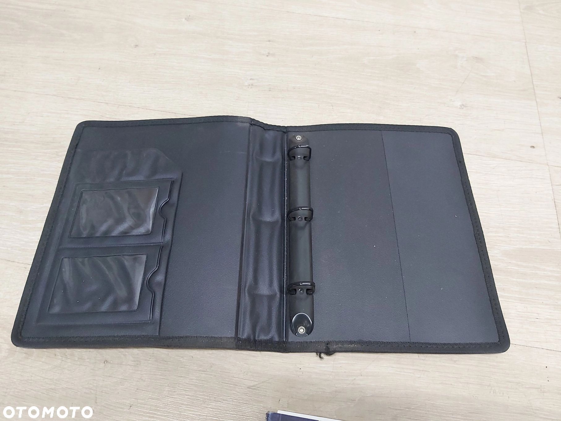 Toyota Auris Avensis Yaris Corolla Rav4 etui na dokumenty na instrukcję - 1