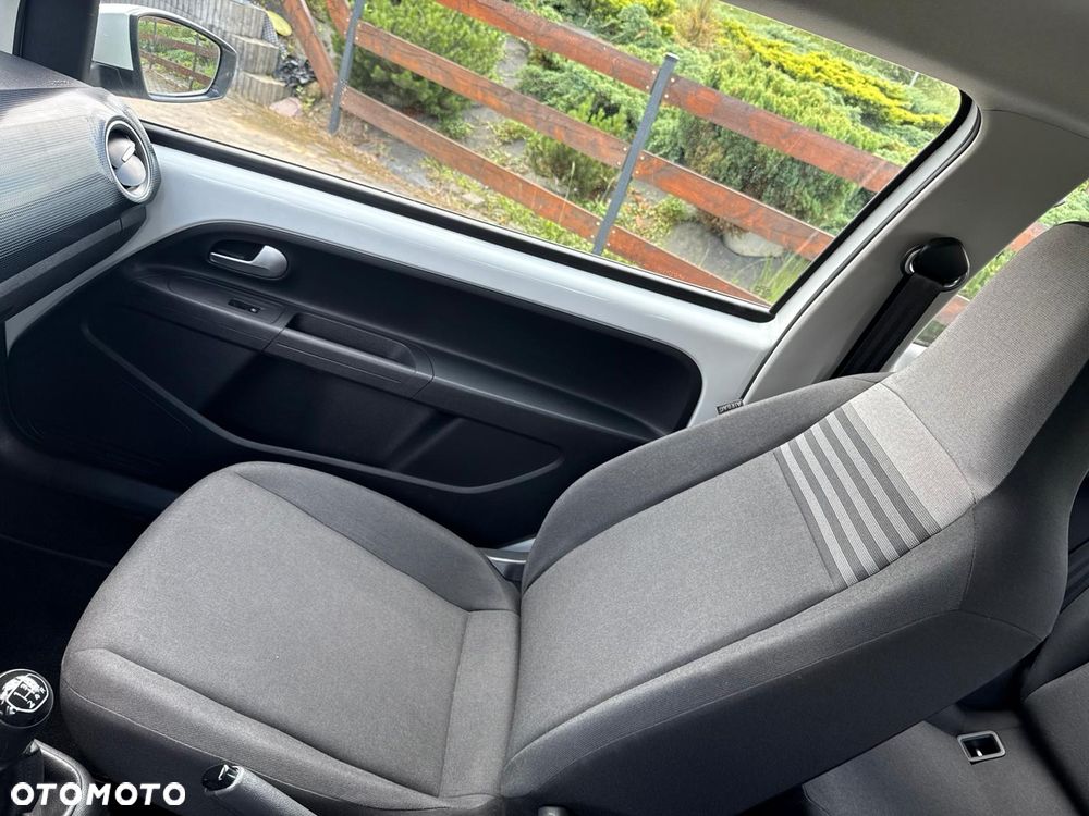 Volkswagen up! white style - 24