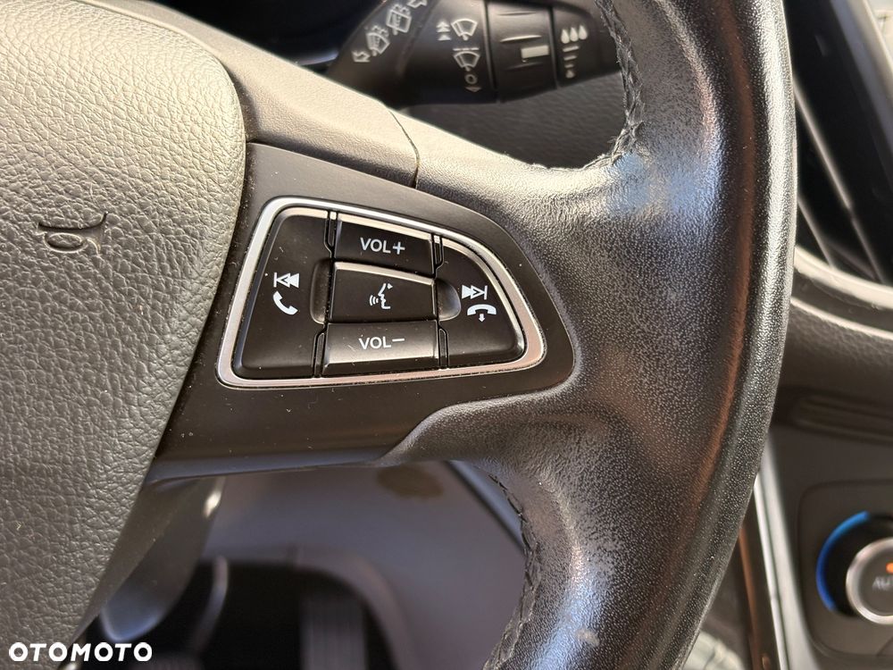 Ford Kuga 2.0 TDCi 2x4 Titanium - 15