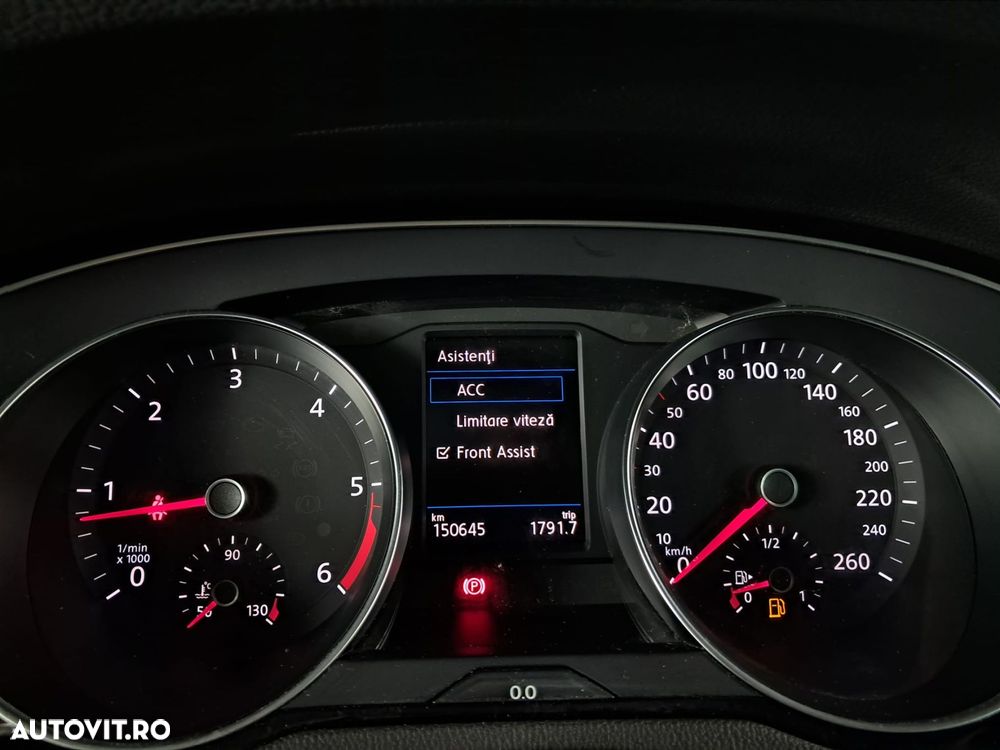 Volkswagen Passat - 16
