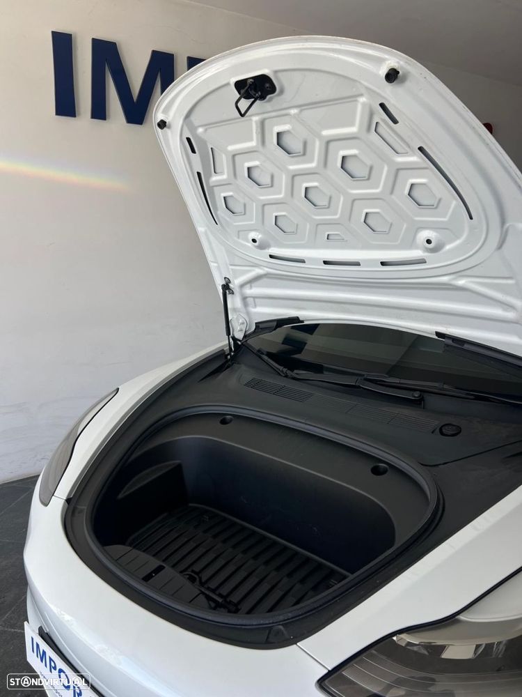 Tesla Model 3 - 13