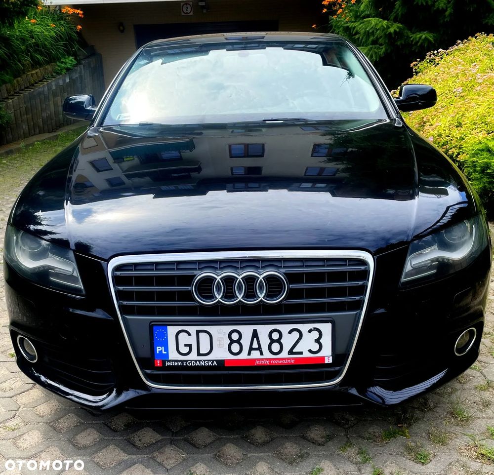 Audi A4 Limousine - 1