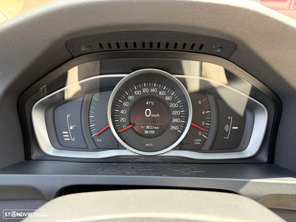 Volvo V60 2.0 D2 Momentum - 9