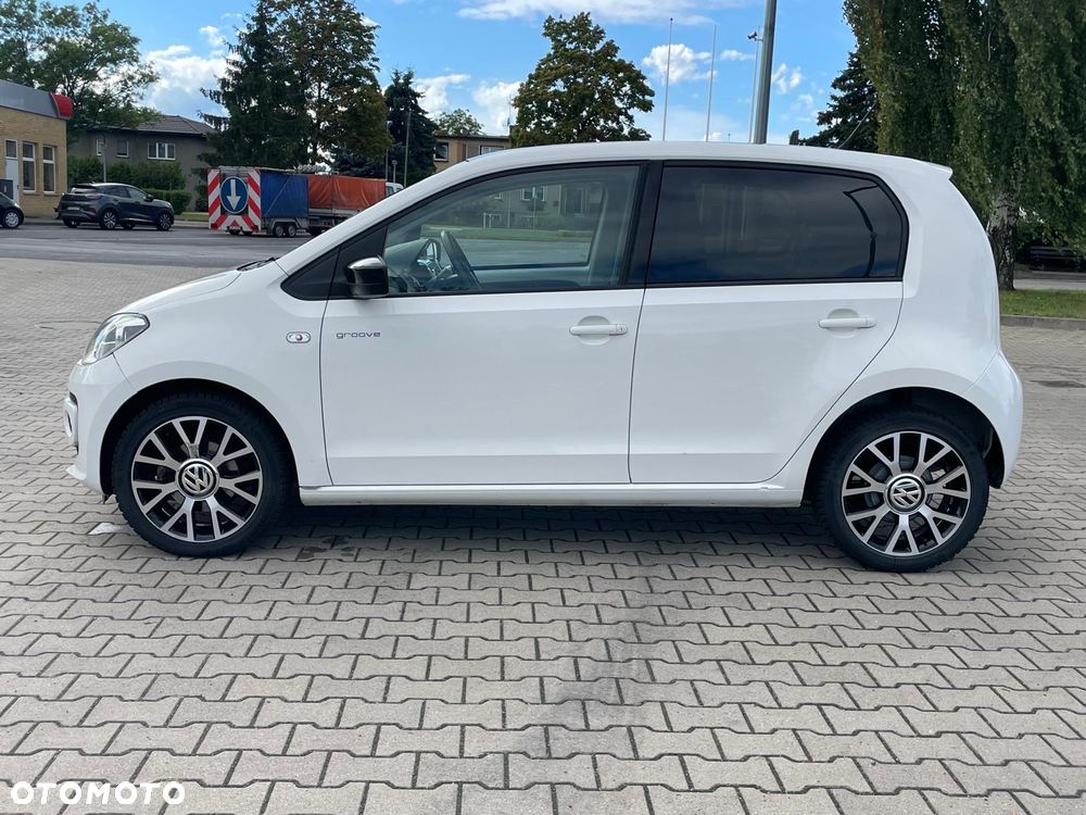Volkswagen up! groove - 8