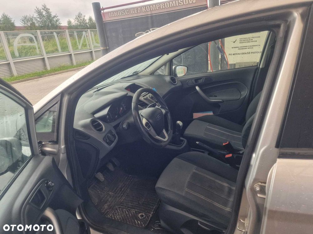 Ford Fiesta - 2
