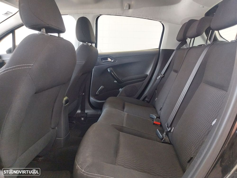 Peugeot 208 1.2 PureTech Active - 11