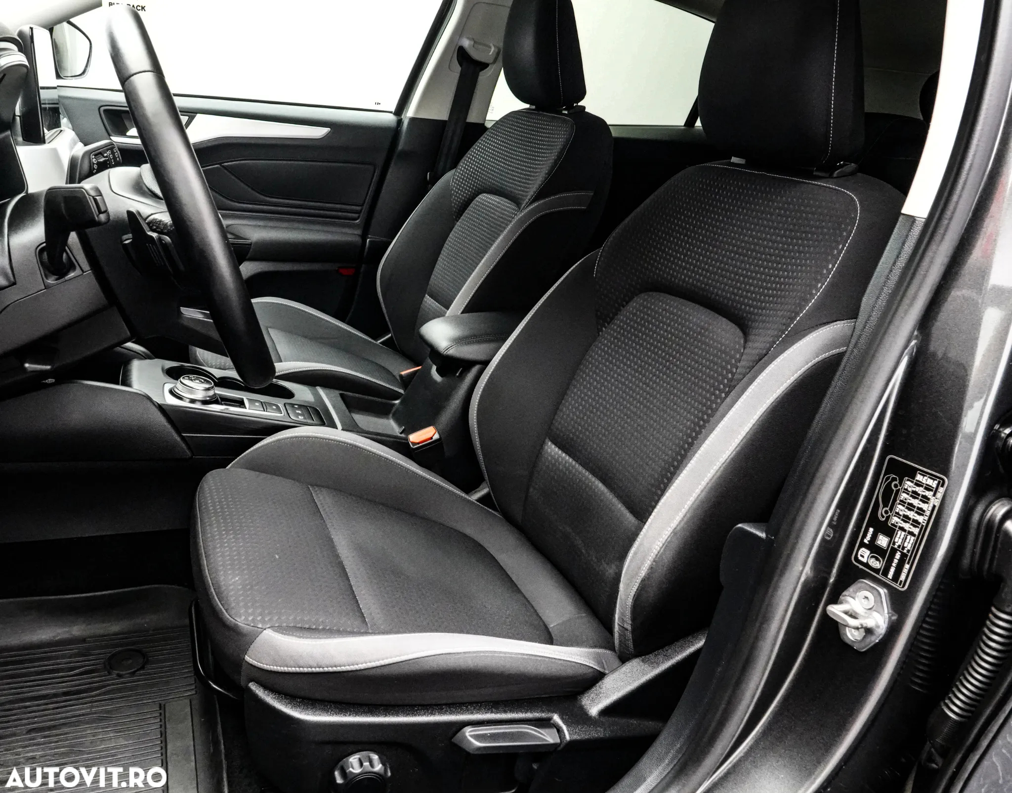 Ford Focus 1.0 EcoBoost Titanium - 11
