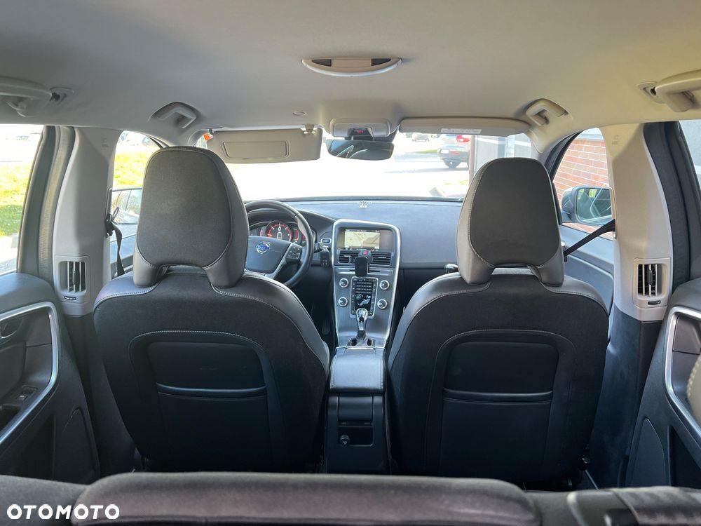 Volvo XC 60 D3 Geartronic Momentum - 21