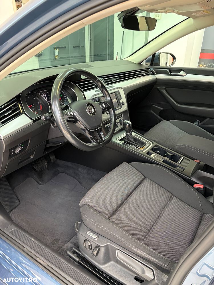 Volkswagen Passat 2.0 TDI DSG Comfortline - 12