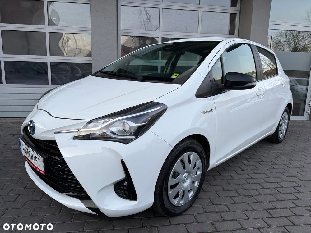 Toyota Yaris Hybrid 100 Active - 3
