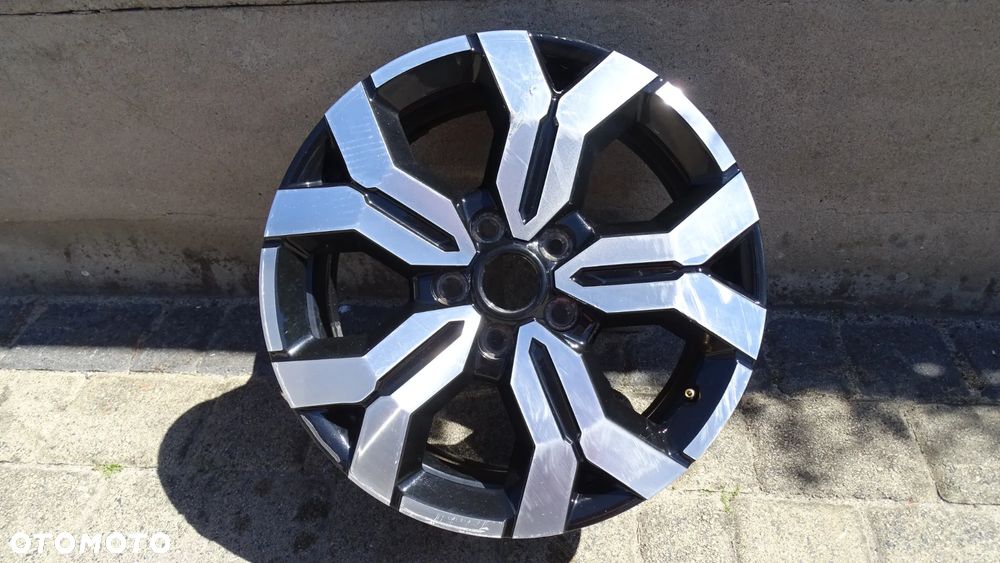 DACIA DUSTER II  6.5Jx17CH5 ET50 5x114.3 - felga - 1