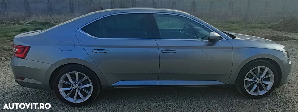 Skoda Superb 2.0 TDI DSG Style - 3