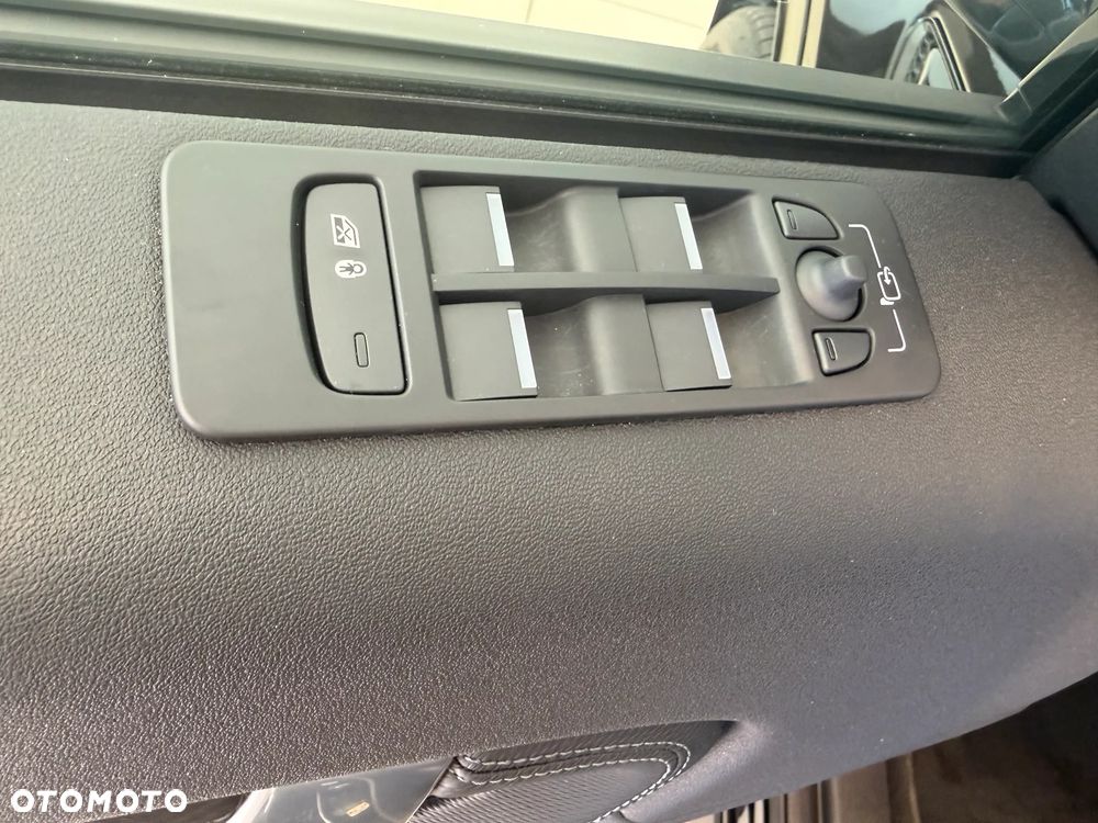 Land Rover Discovery Sport - 23