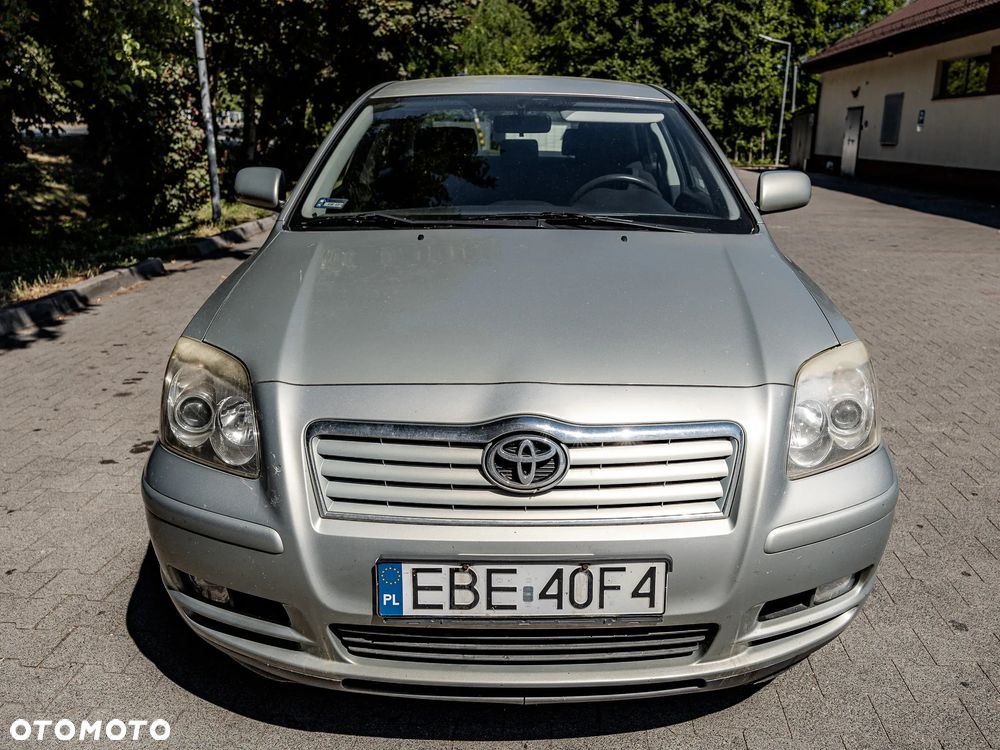 Toyota Avensis 1.8 VVT-i Luna - 2
