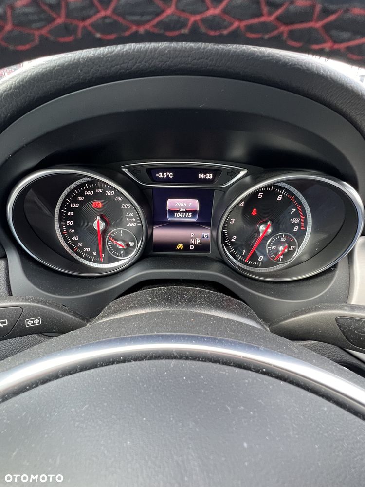 Mercedes-Benz GLA 200 7G-DCT AMG Line - 4
