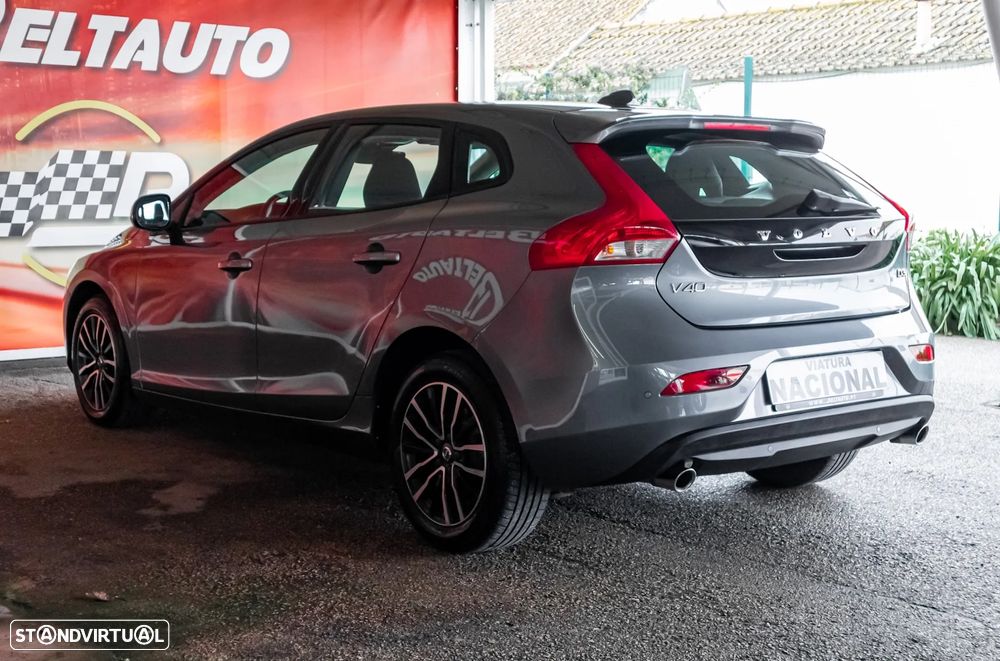 Volvo V40 2.0 D3 Momentum - 7