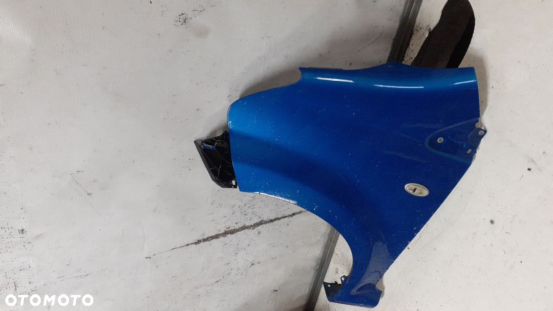 * BŁOTNIK PRZÓD PRZEDNI LEWY DO TOYOTA AYGO GRANATOWY 8M6 - 3