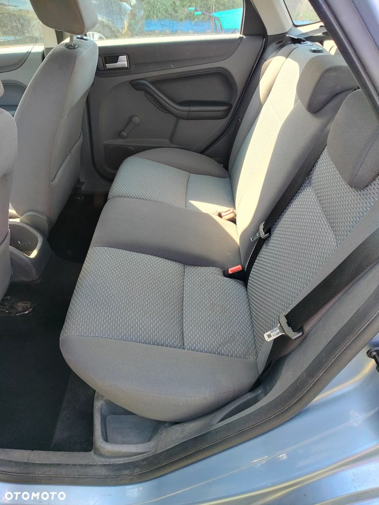 Ford Focus 1.8 TDCi Ambiente - 10