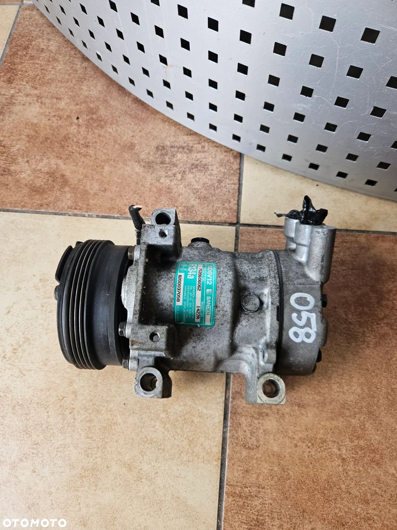 POMPA SPRĘŻARKA KOMPRESOR KLIMATYZACJI RENAULT CLIO TWINGO 8200037058 SD6V12 - 1