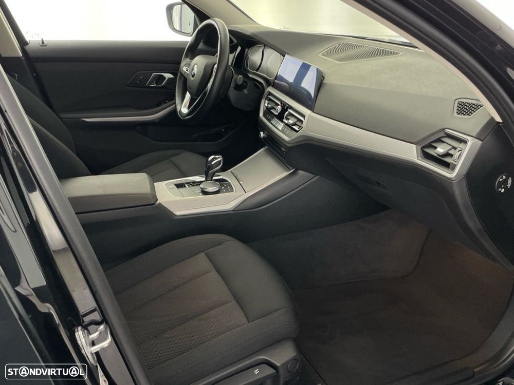 BMW 330 e Auto - 28