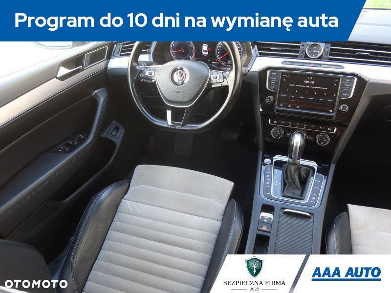 Volkswagen Passat - 9