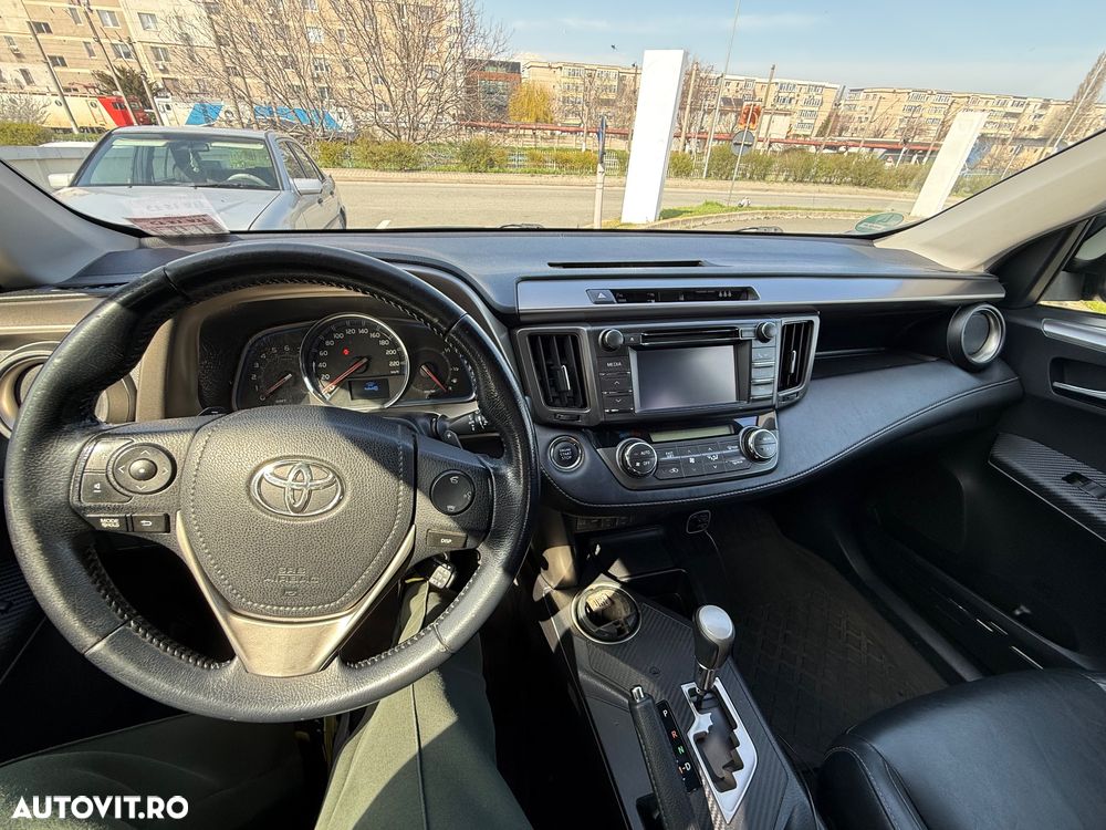 Toyota RAV4 2.2 D-4CAT 4WD Aut Executive - 4