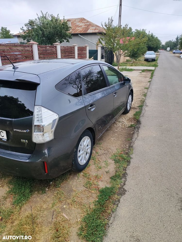 Toyota Prius+ (Hybrid) - 6