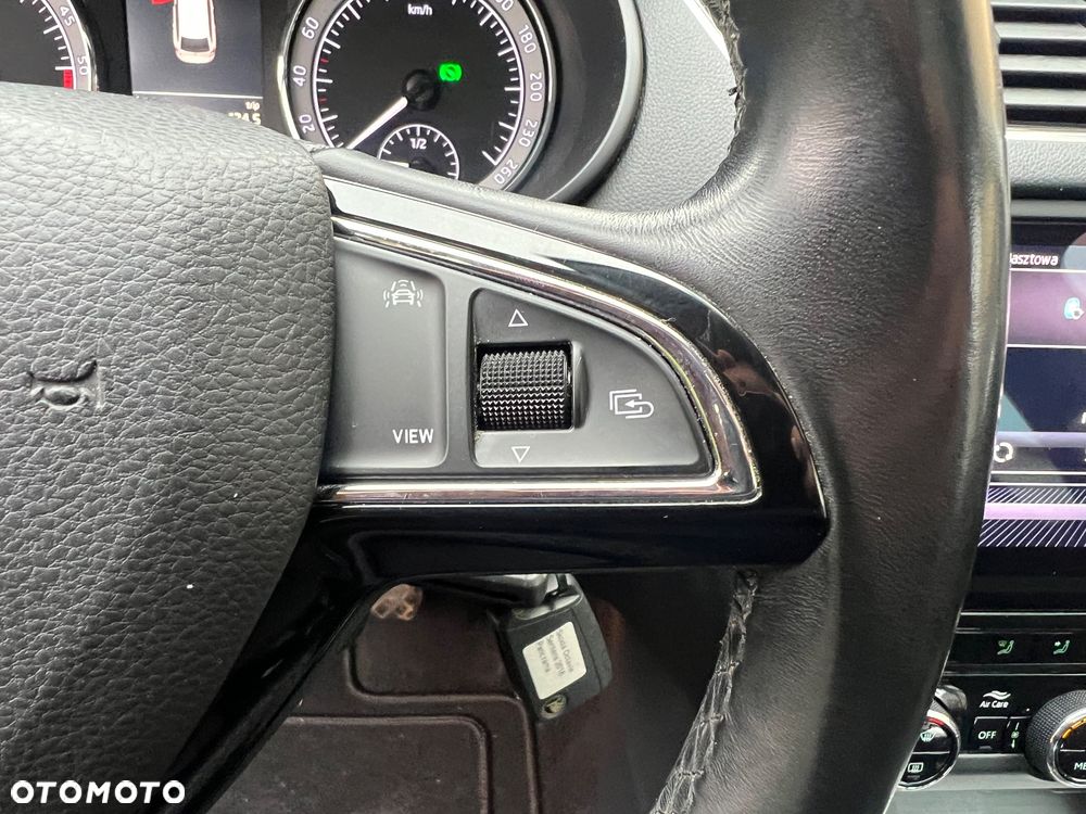 Skoda Octavia 1.6 TDI DSG Ambition - 14