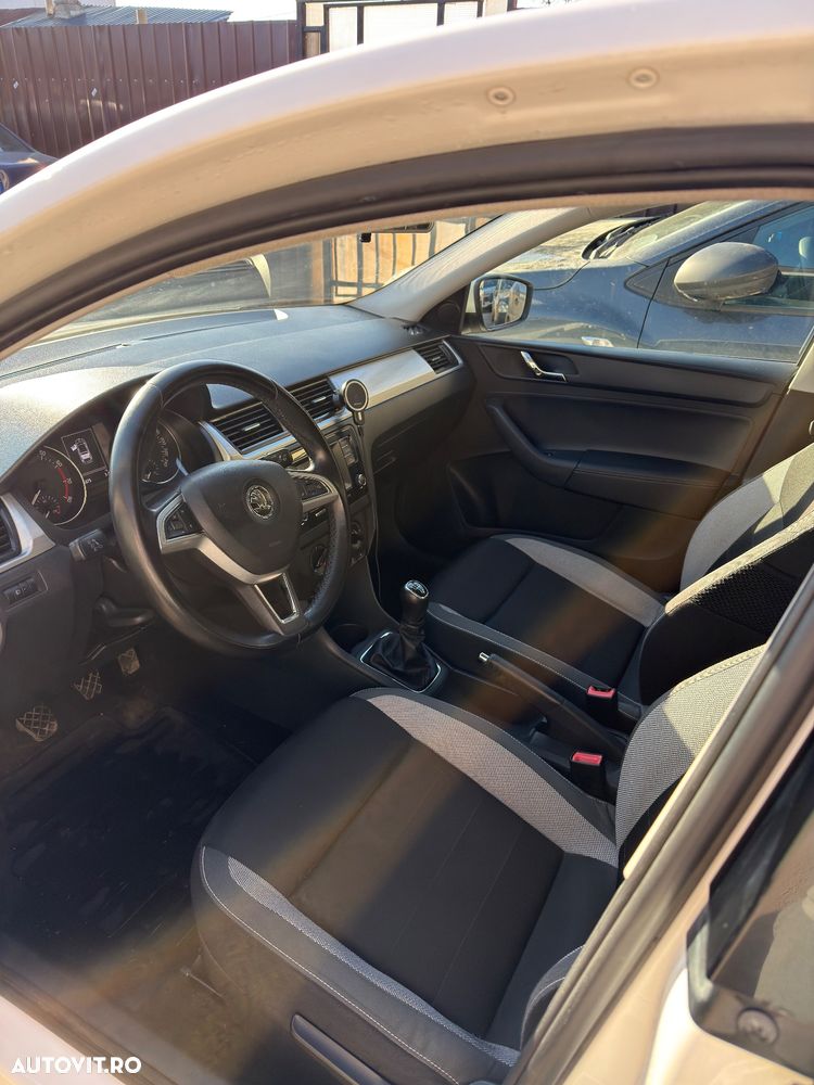 Skoda RAPID 1.2 TSI Style - 9