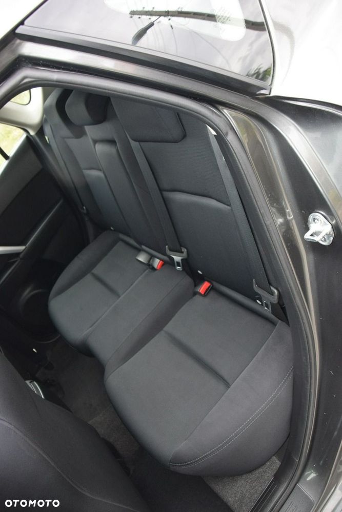 Mazda 3 1.6 Active + - 20