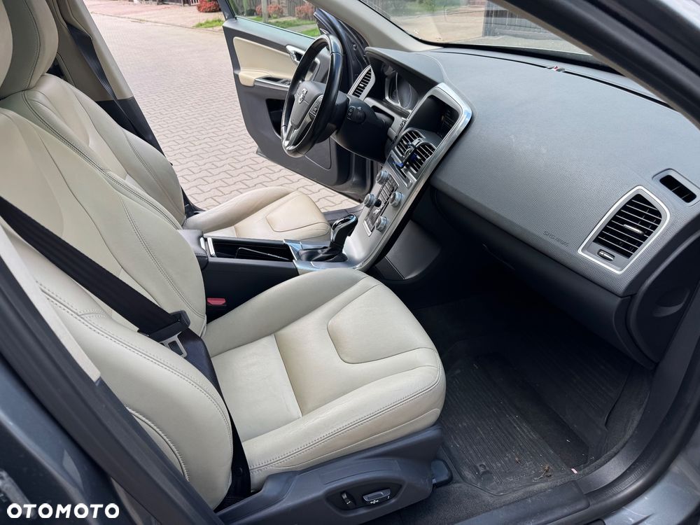 Volvo XC 60 D4 Drive-E Summum - 3