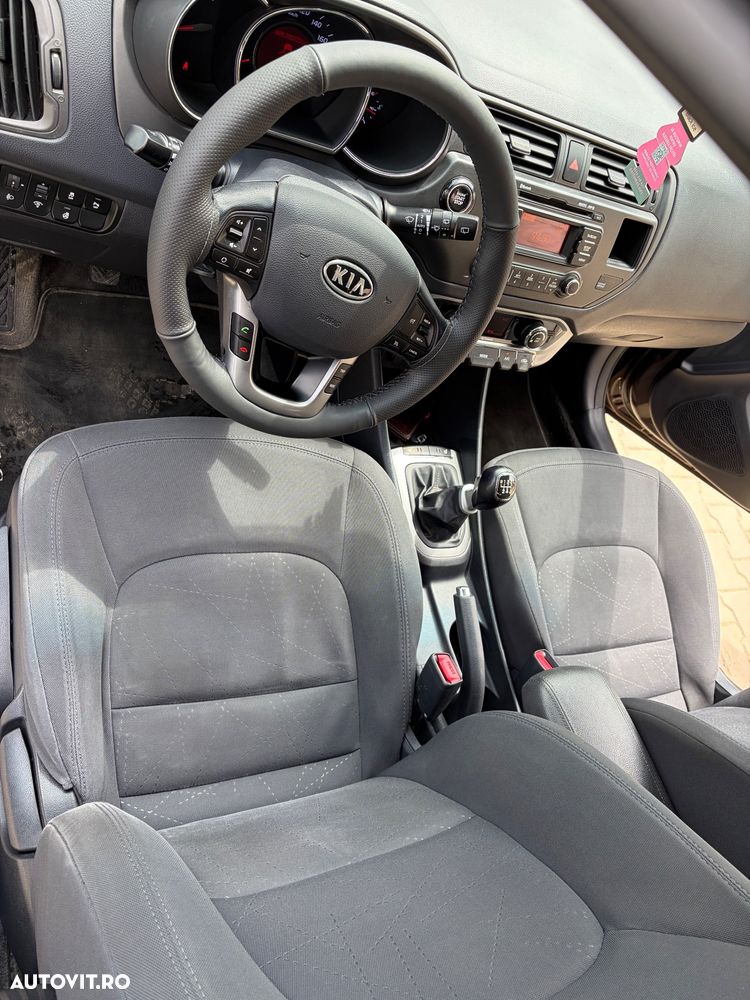 Kia Rio 1.4 DSL Comfort - 4