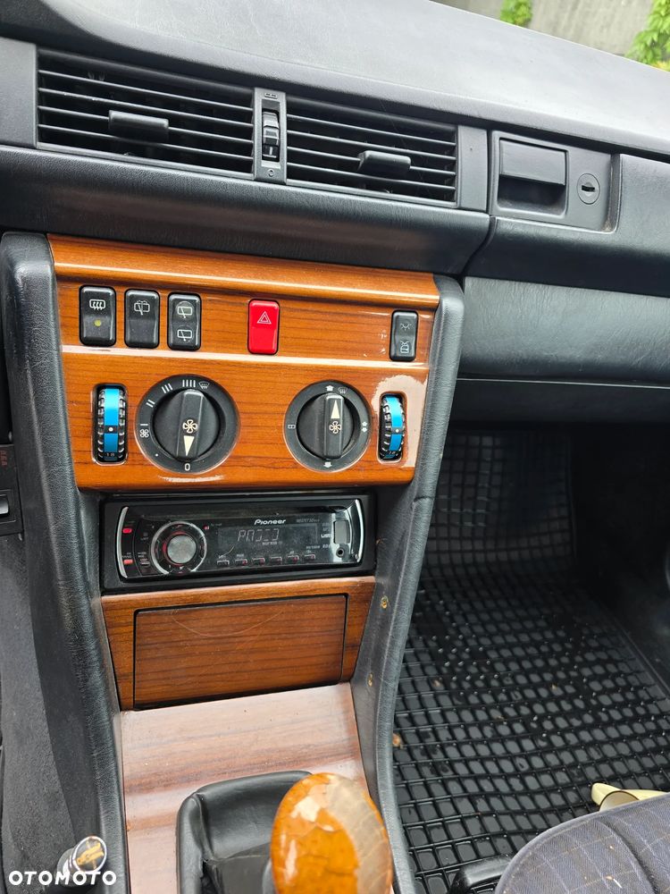 Mercedes-Benz W124 (1984-1993) - 13