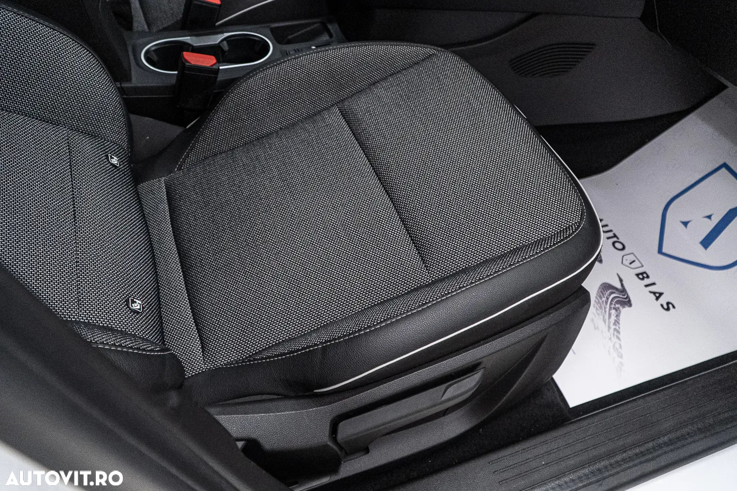 Renault Captur TCe Mild Hybrid 140 EDC GPF EVOLUTION - 39