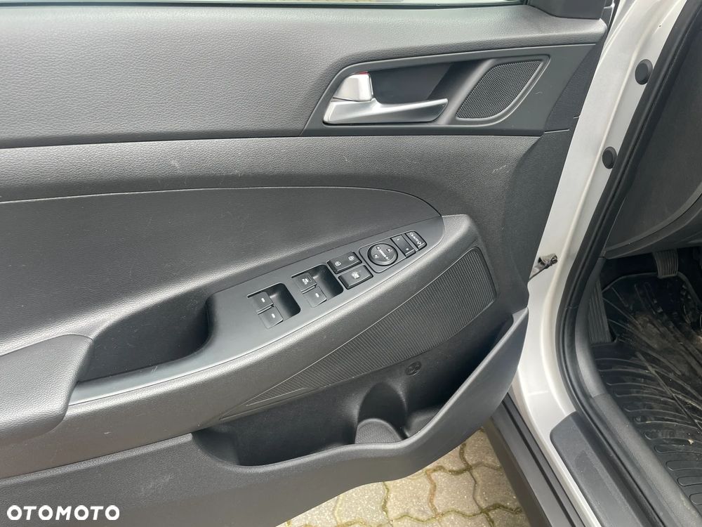 Hyundai Tucson 2.0 CRDI BlueDrive Comfort 2WD - 27