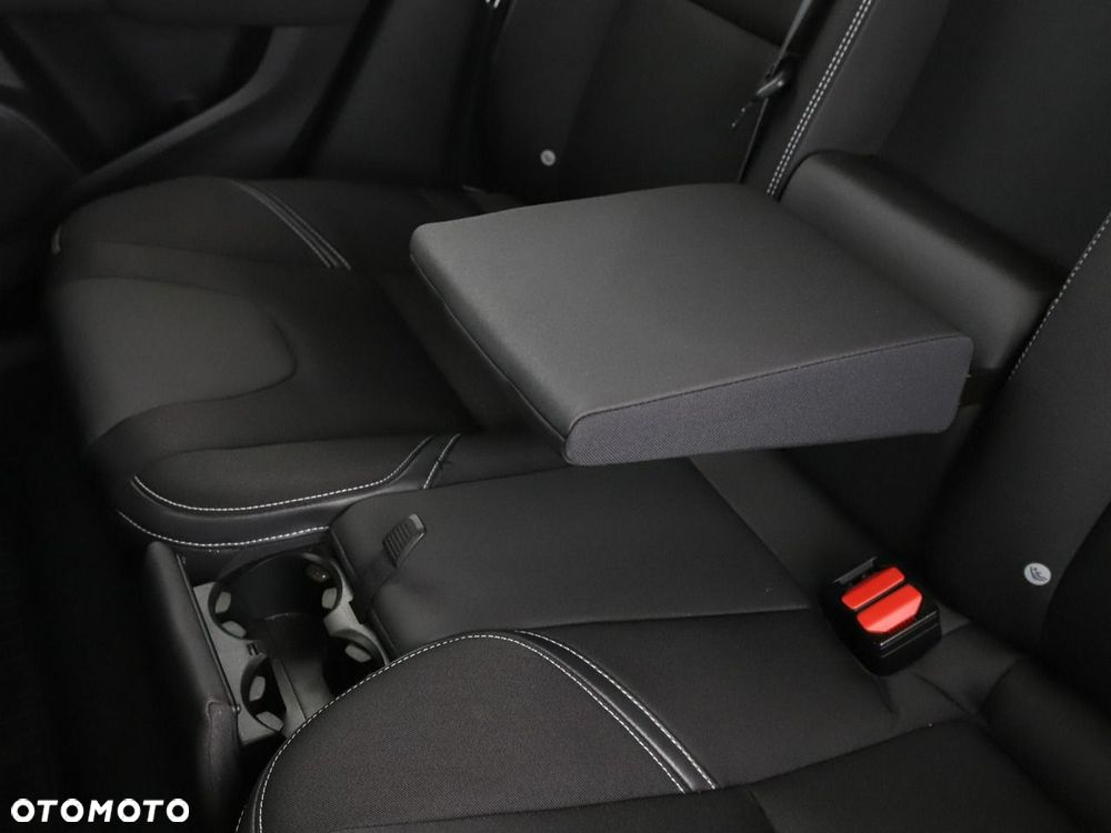 Volvo V40 T2 Momentum - 35