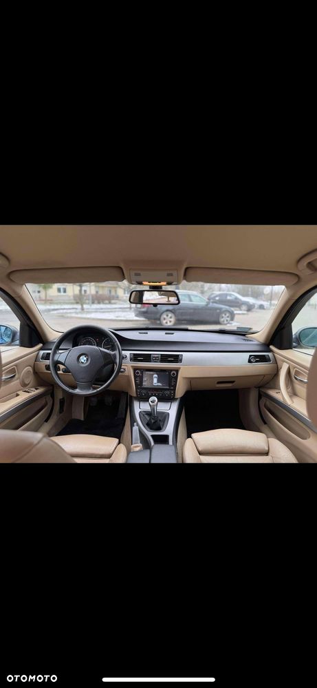 BMW Seria 3 320i - 8