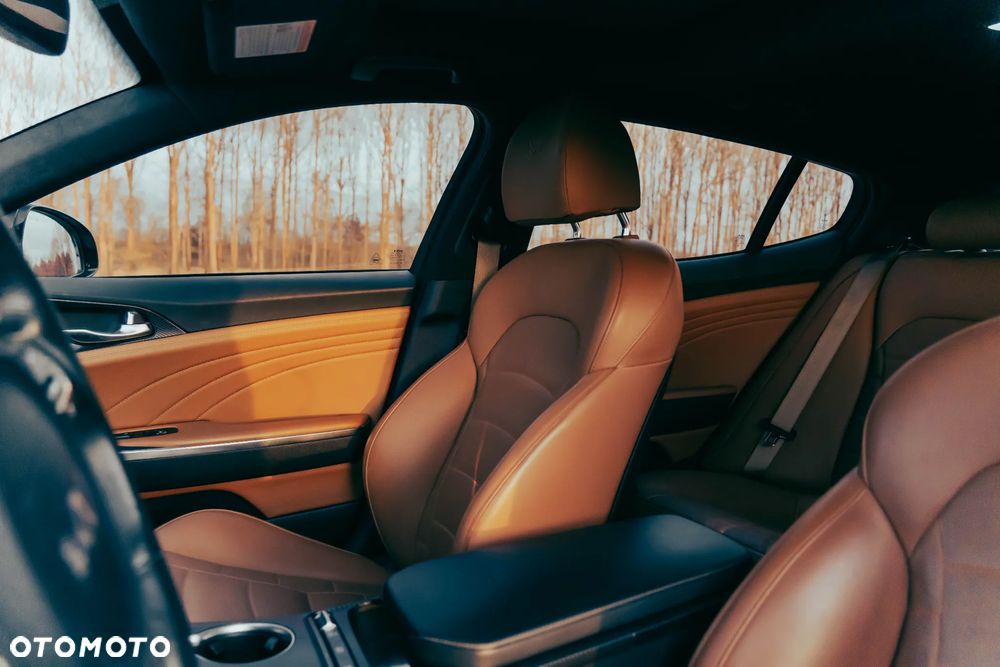 Kia Stinger - 31