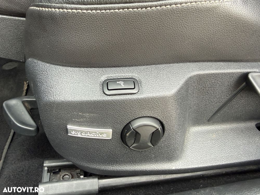 Volkswagen Golf 1.6 TDI DPF BMT DSG Highline - 17