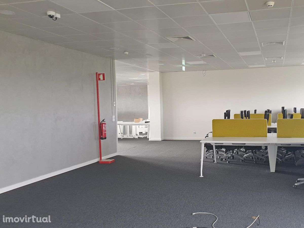 Escritório Venda Taguspark | 620 m2 | Inclui 11 Lug. Estacionamento - Grande imagem: 3/21