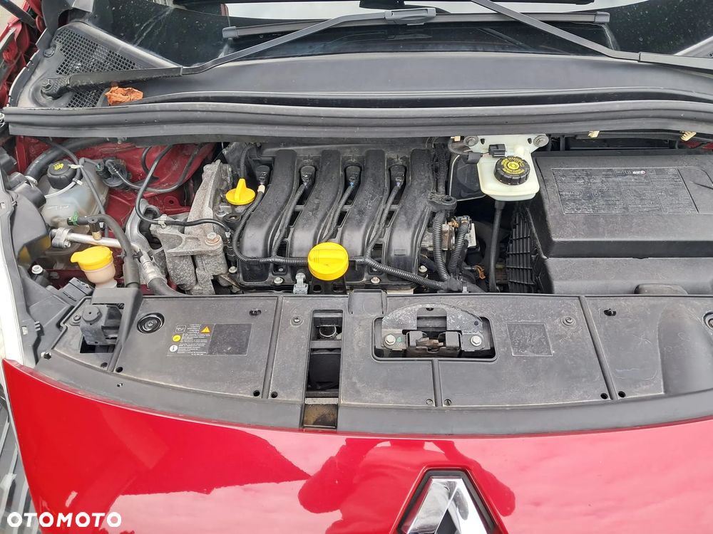 Renault Scenic 1.6 16V 110 Dynamique - 11