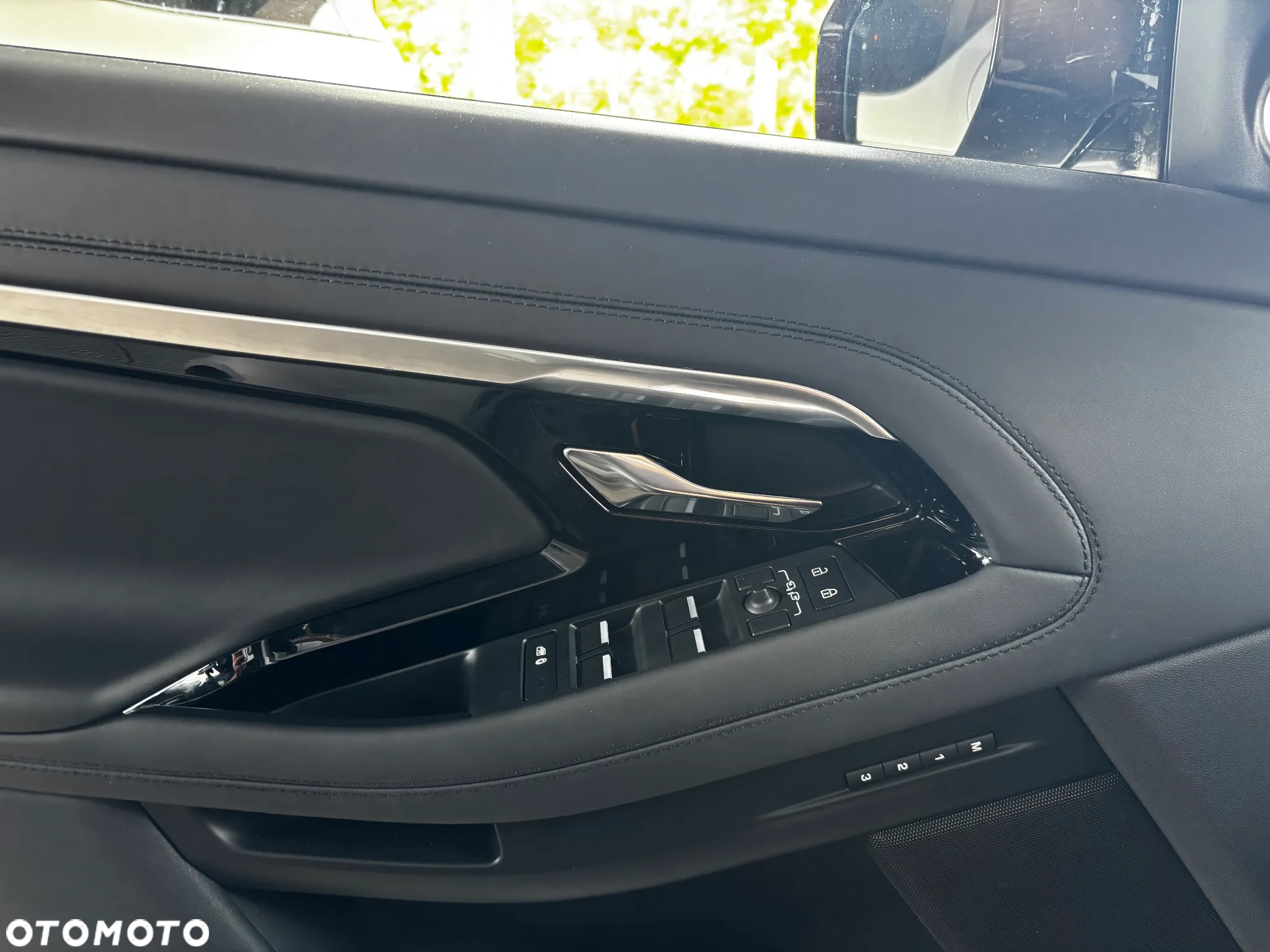 Land Rover Range Rover Evoque - 25