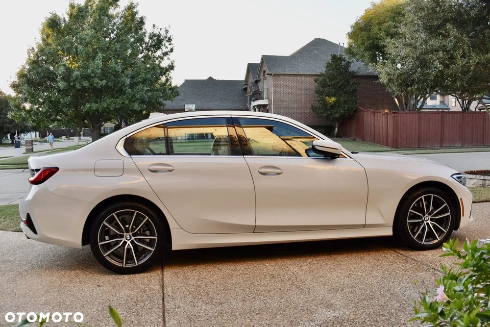 BMW Seria 3 330i M Sport - 8