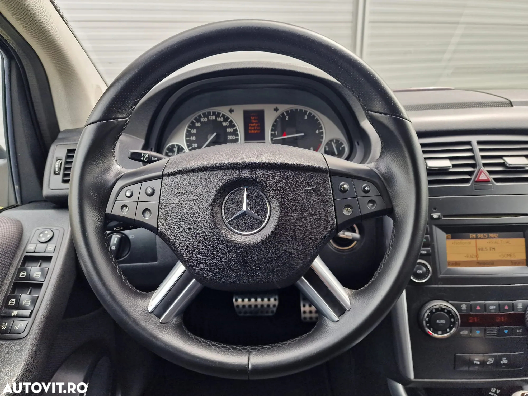 Mercedes-Benz B - 16
