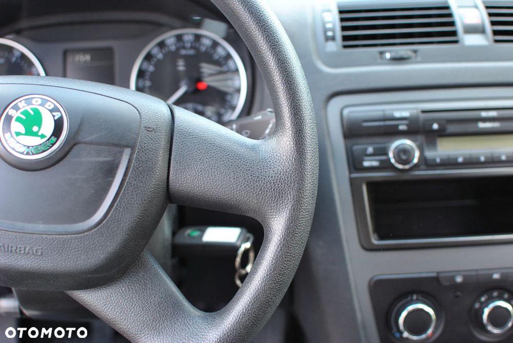 Skoda Octavia 1.6 Ambiente - 21