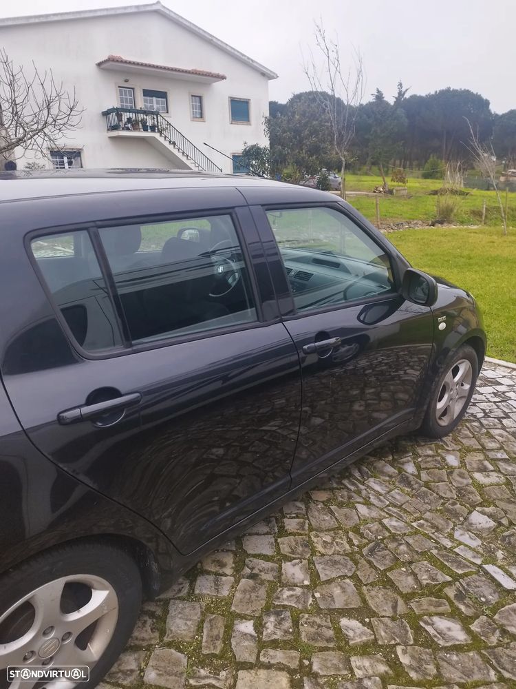 Suzuki Swift 1.3 DDiS GL - 7