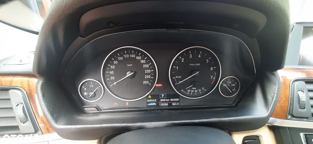 BMW Seria 3 328i xDrive - 24