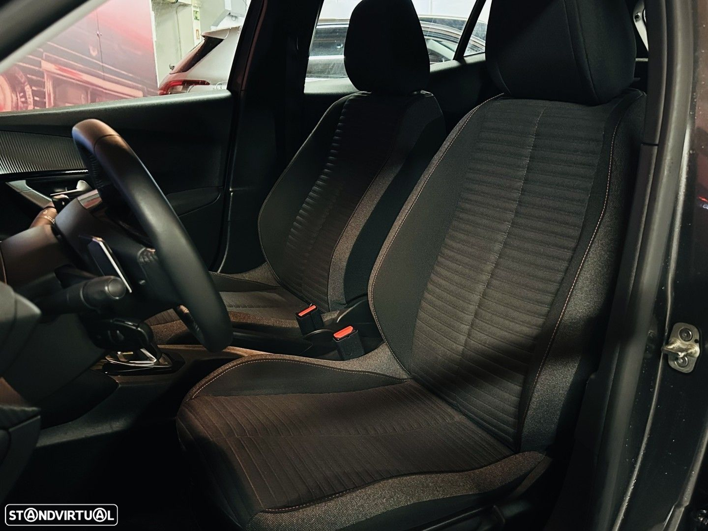 Peugeot 2008 1.2 PureTech Active Pack EAT8 - 7